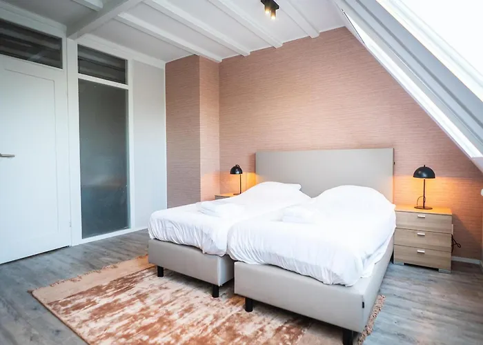 Near De Slufter בית נופש *