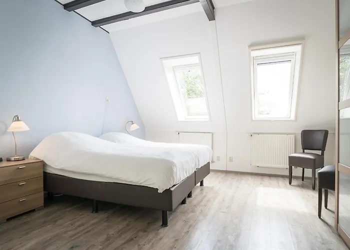 Near De Slufter בית נופש *